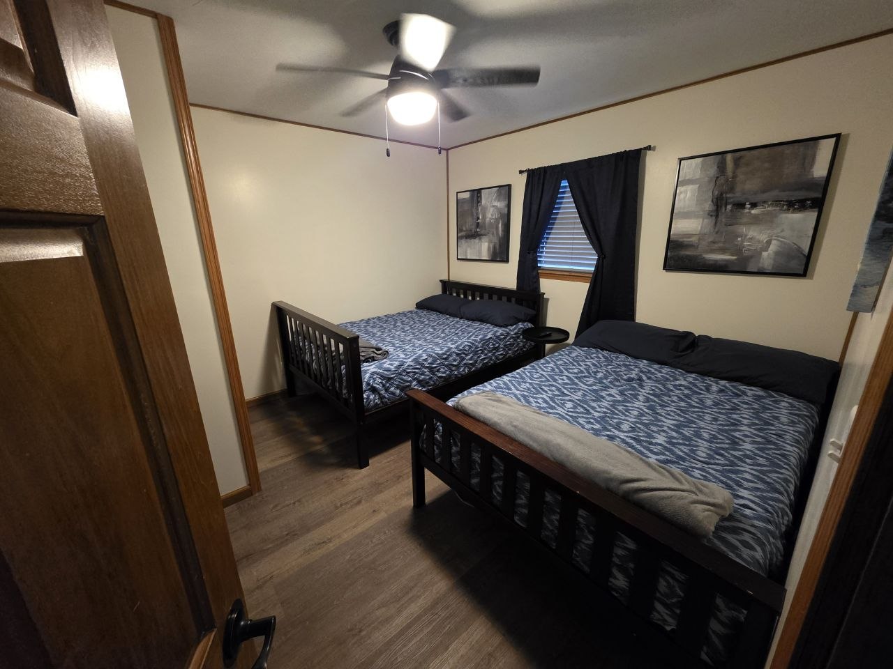 Third bedroom with 2 twin beds in Morgantown short term rental